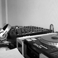 Vibes Dealers in the mix cover
