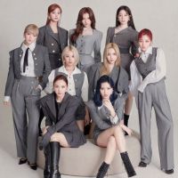TWICE stages/covers/edits cover
