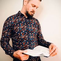 Takakansi - podcast kirjoista ja lukemisesta cover