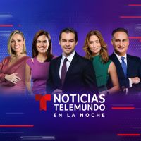 Noticias Telemundo en la Noche cover