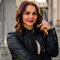 I help creatives start, manage, and grow their own Etsy Shop cover
