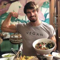 VEGAN ABER RICHTIG cover